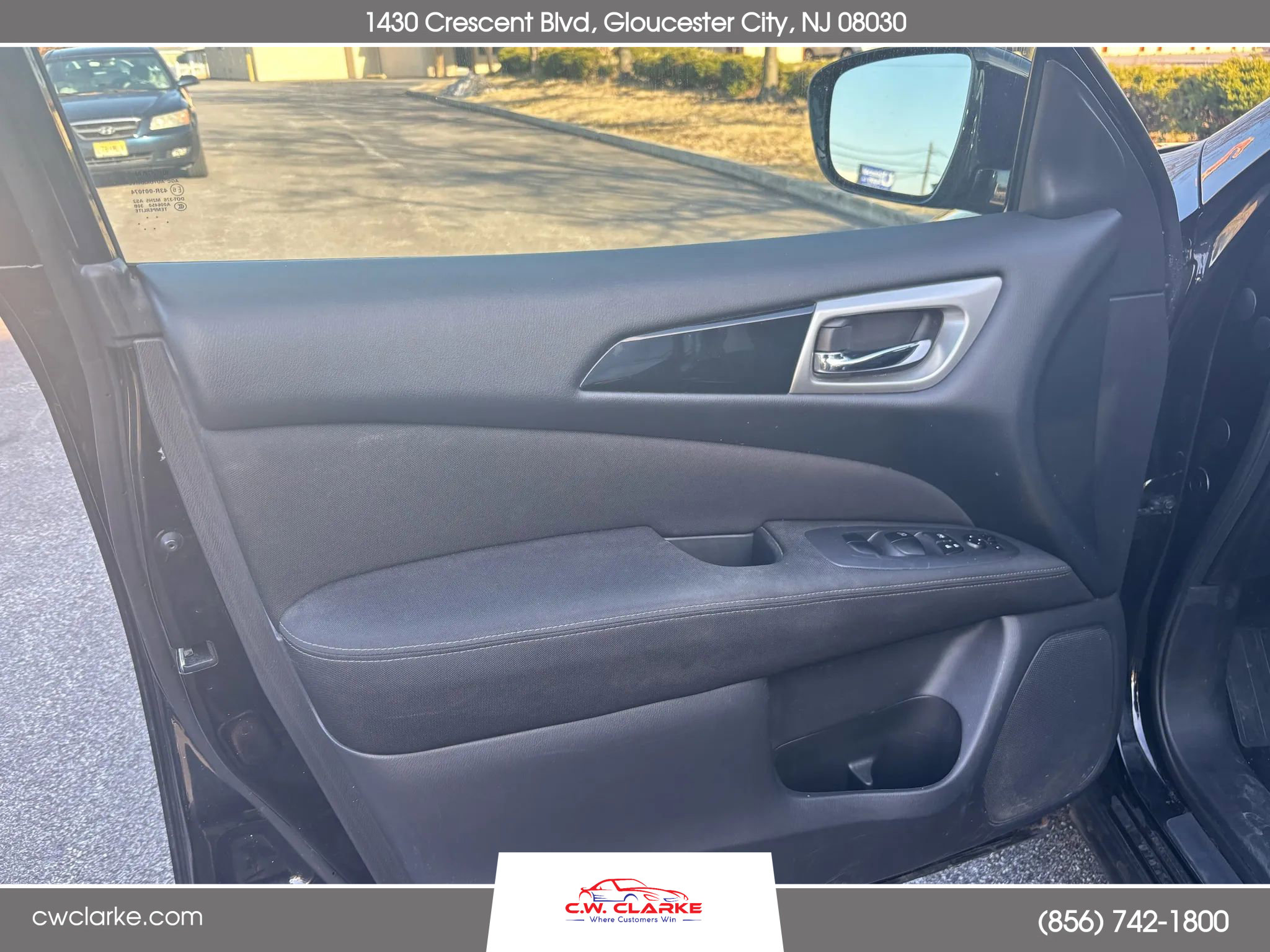 Used 2017 Nissan Pathfinder S image 10