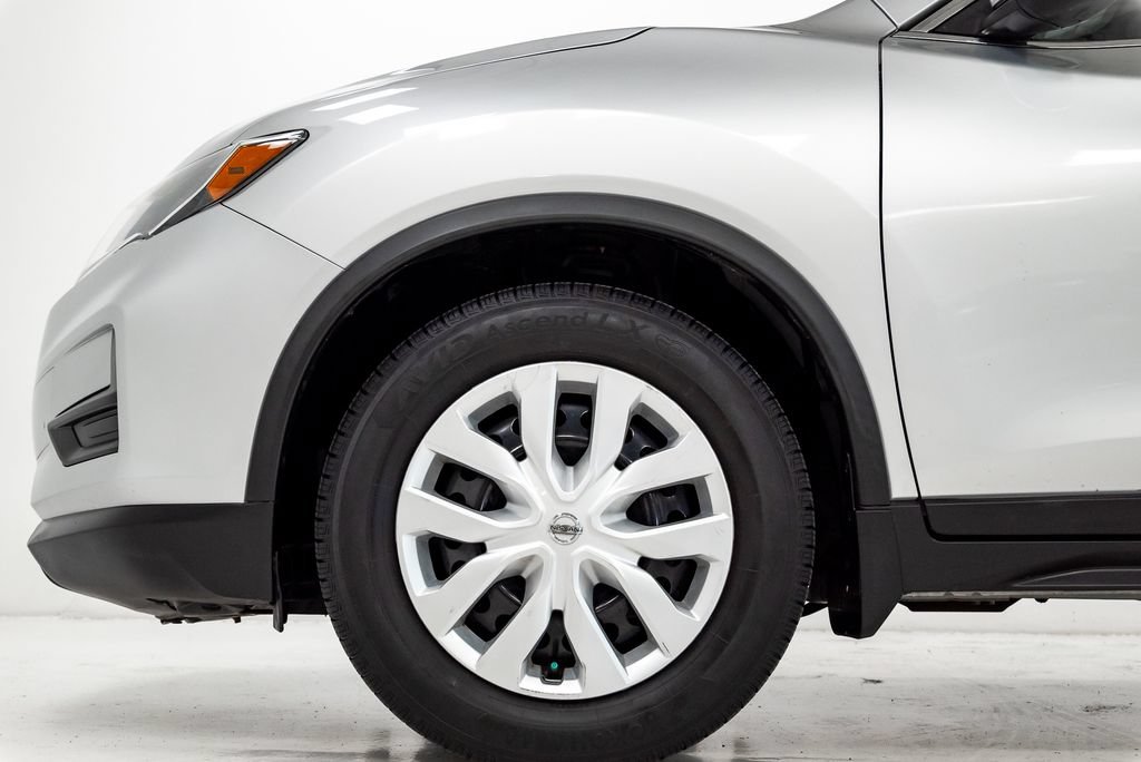 Used 2020 Nissan Rogue S FWD image 21