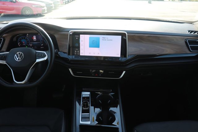 Used 2025 Volkswagen Atlas SE image 14