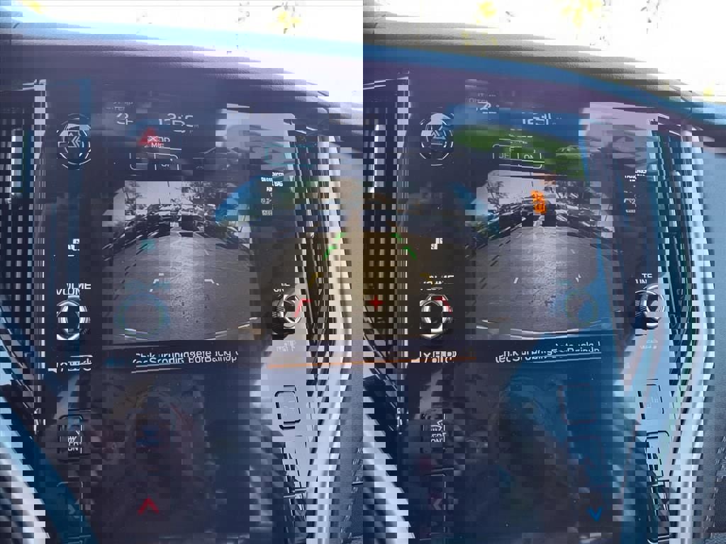 Used 2023 Subaru Outback Premium image 3