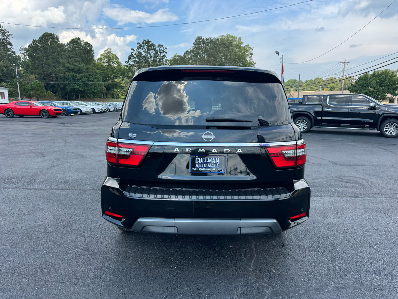 Used 2023 Nissan Armada SV image 7
