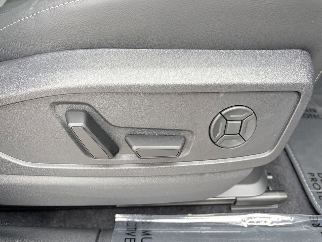 Used 2025 Audi Q5 Premium Plus AWD/4WD image 11