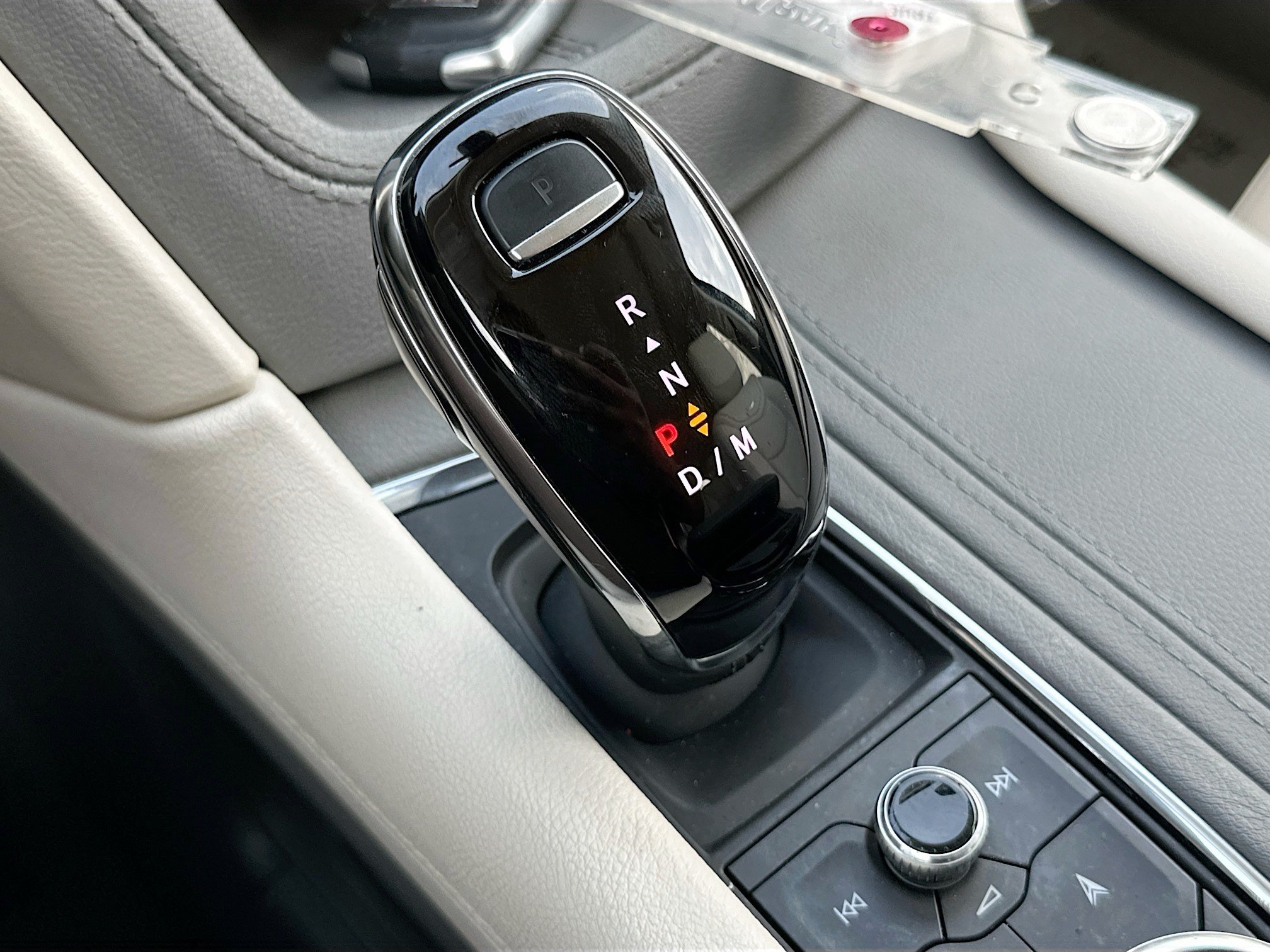 Used 2023 Cadillac XT6 Premium Luxury FWD image 16