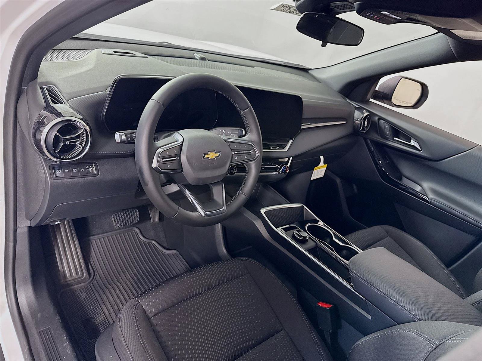 New 2026 Chevrolet Equinox LT AWD/4WD image 3
