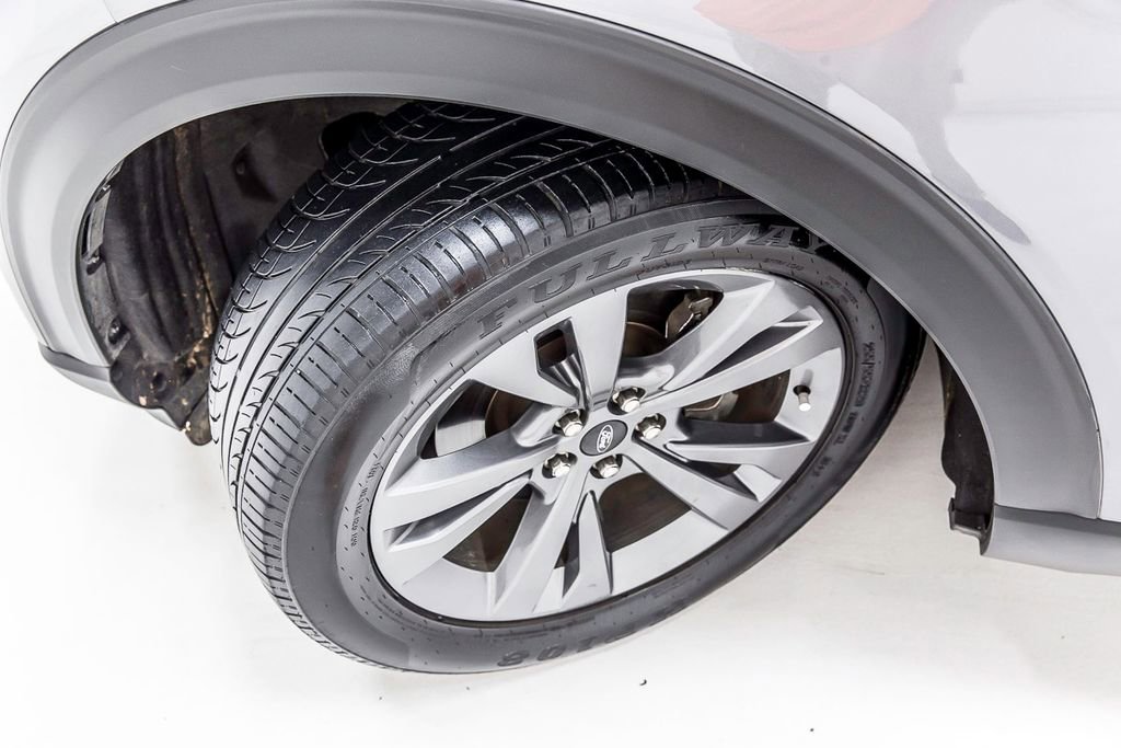 Used 2021 Ford Explorer XLT w/ Equipment Group 202A image 10