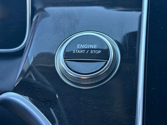 Used 2025 Mercedes-Benz GLC 350e 4MATIC image 27
