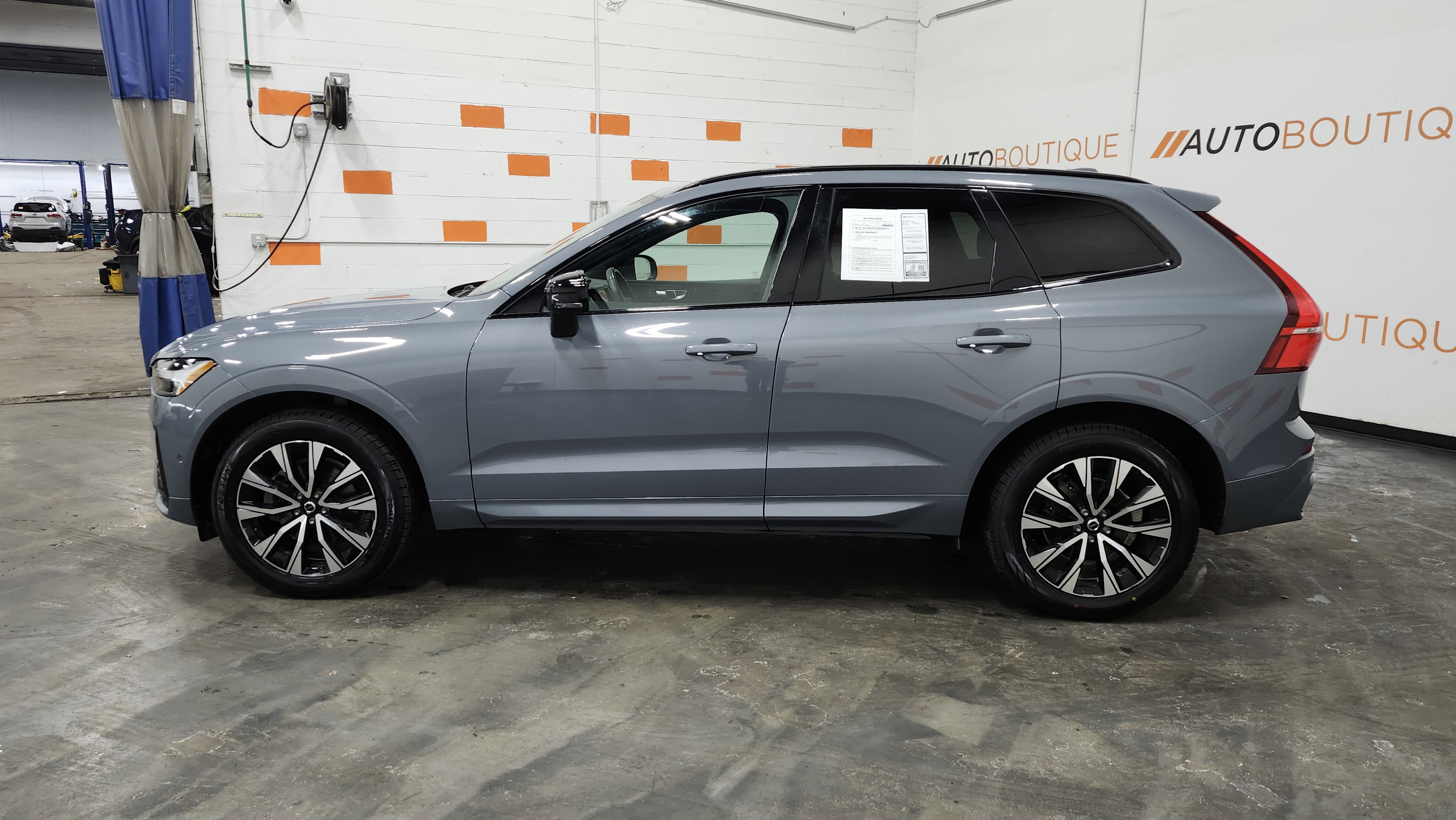 Used 2024 Volvo XC60 B5 Plus image 14
