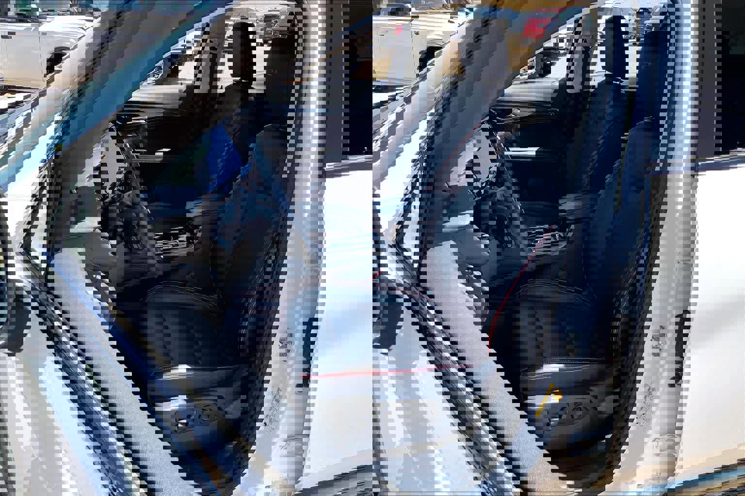 Used 2022 Buick Envision Essence w/ Sport Touring Package FWD image 8