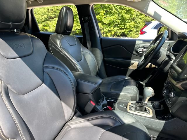 Used 2018 Jeep Cherokee Limited w/ High Altitude Package AWD/4WD image 17
