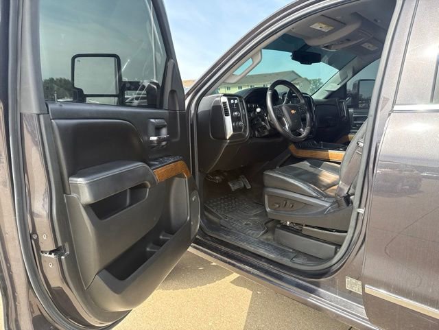 Used 2015 Chevrolet Silverado 1500 LTZ w/ LTZ Plus Package AWD/4WD image 9