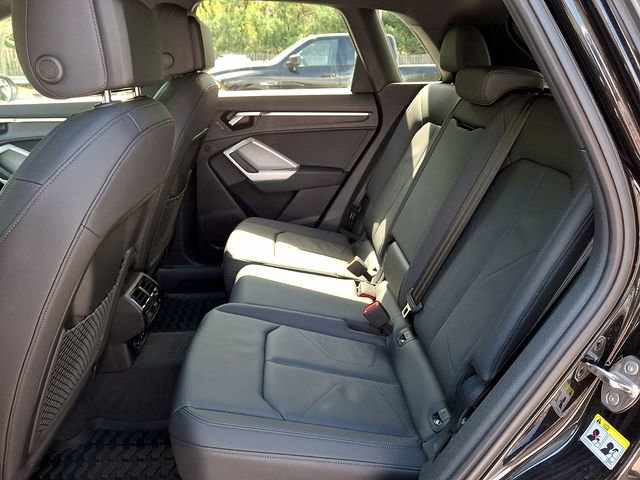 Certified 2023 Audi Q3 2.0T Premium w/ Convenience Package AWD/4WD image 10