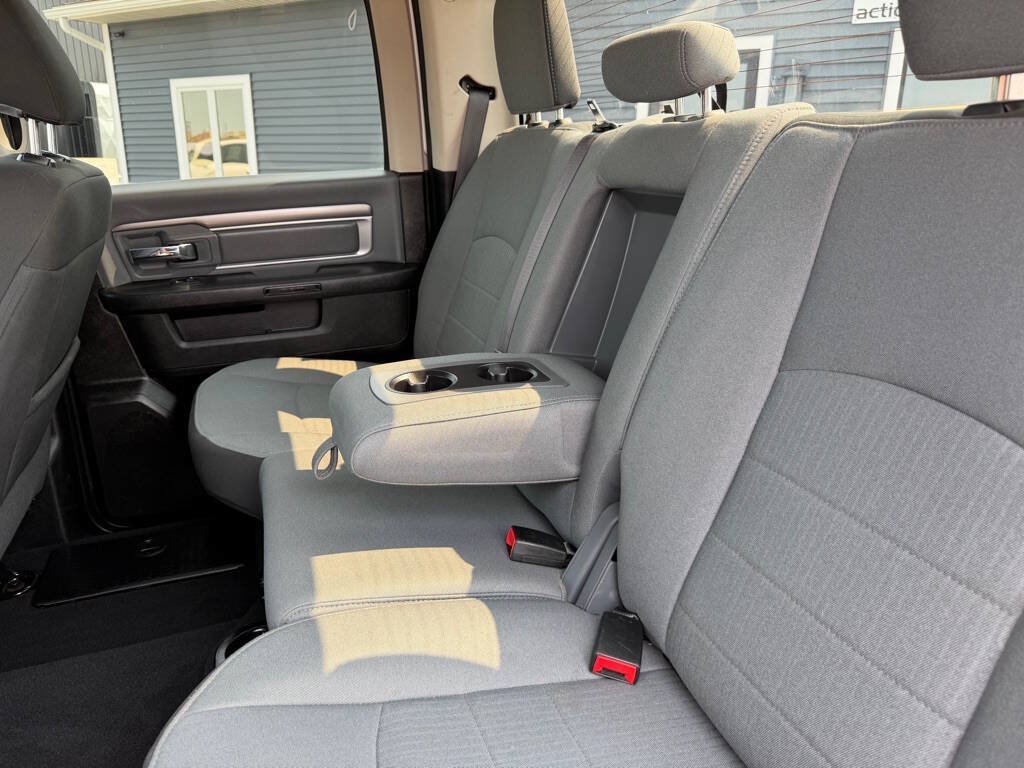 Used 2022 RAM 1500 Classic SLT w/ Electronics Convenience Group AWD/4WD image 36