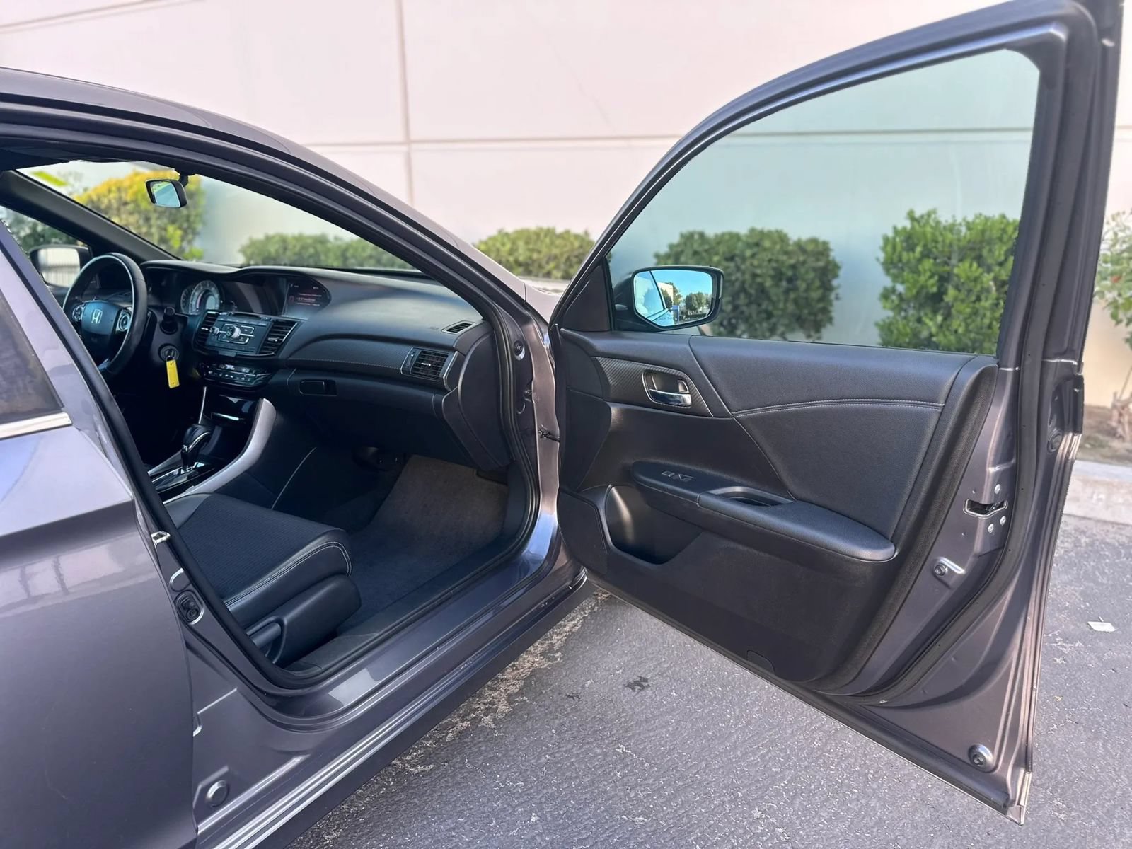Used 2017 Honda Accord Sport image 13