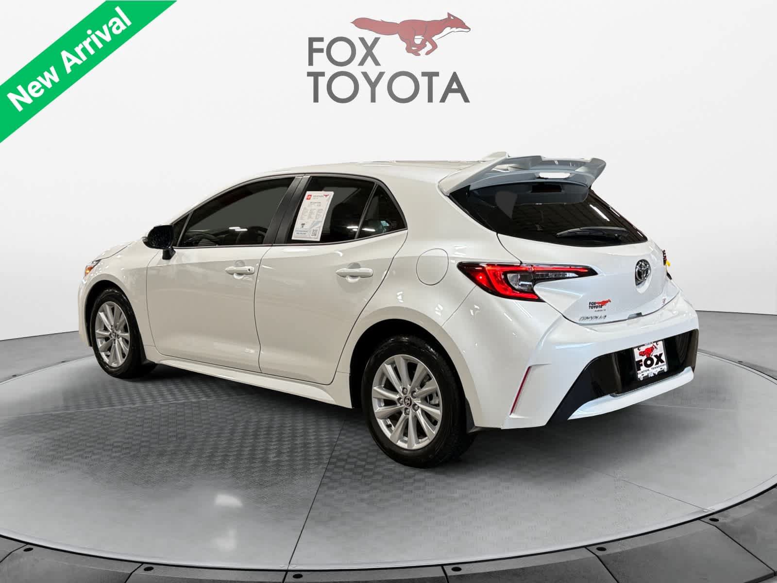 Used 2025 Toyota Corolla SE w/ SE Package FWD image 4