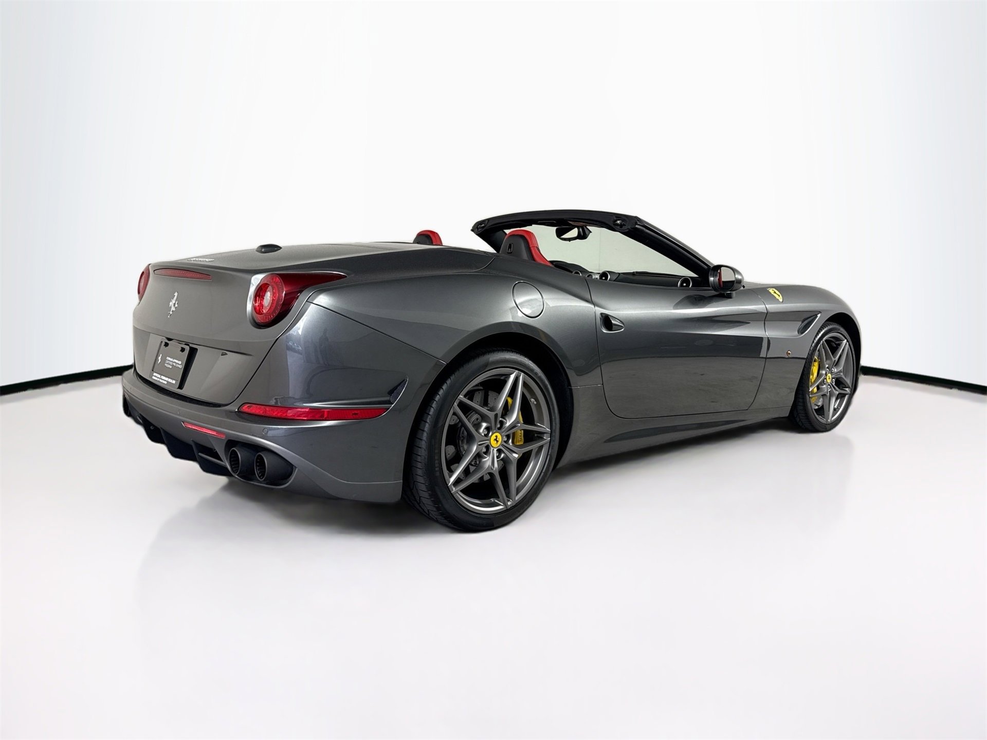 Certified 2017 Ferrari California T image 7