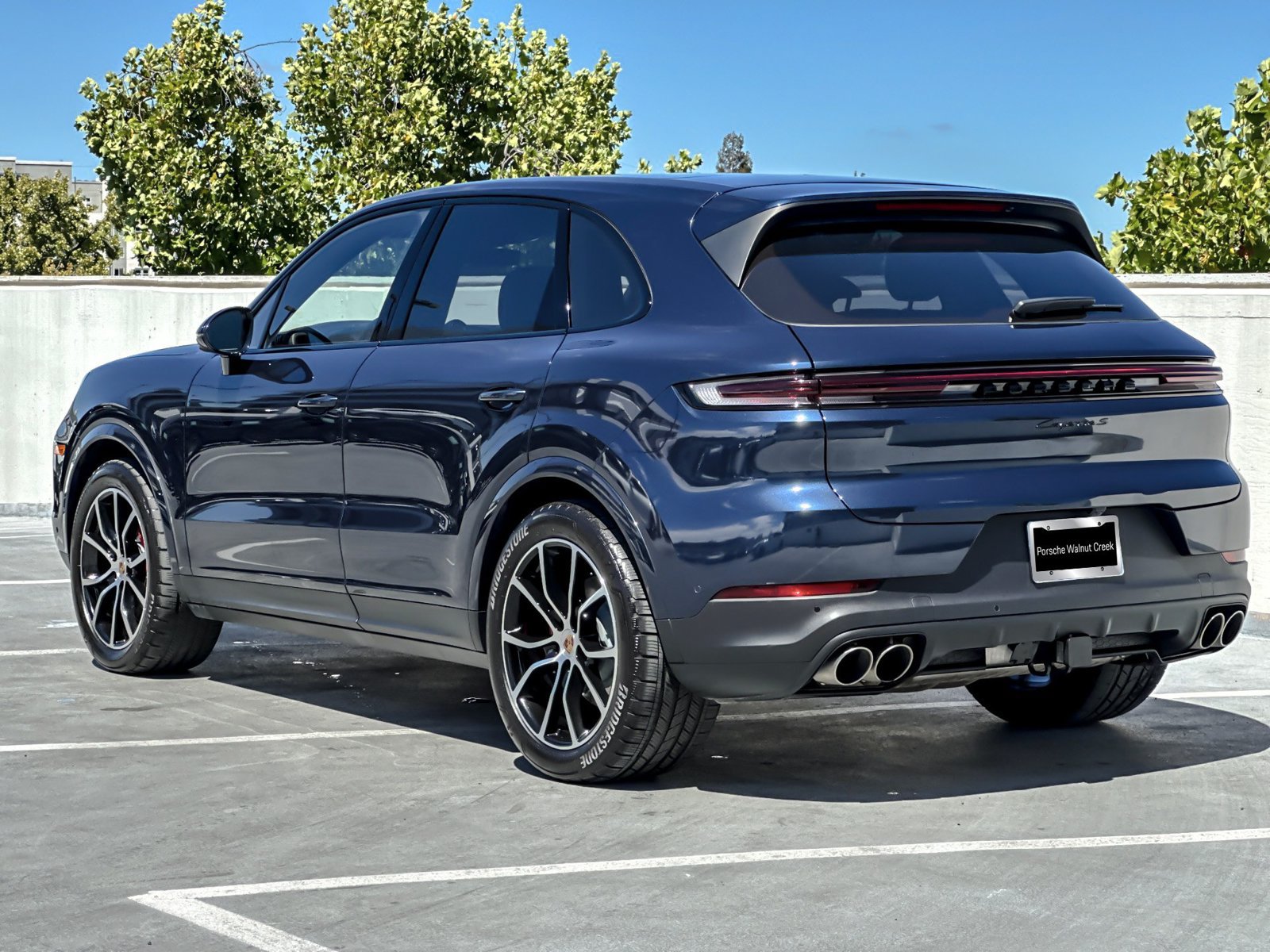 Used 2025 Porsche Cayenne S AWD/4WD image 4
