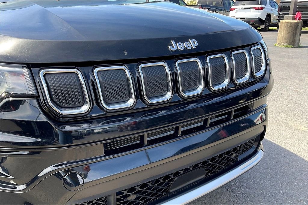 Used 2022 Jeep Compass Limited image 33