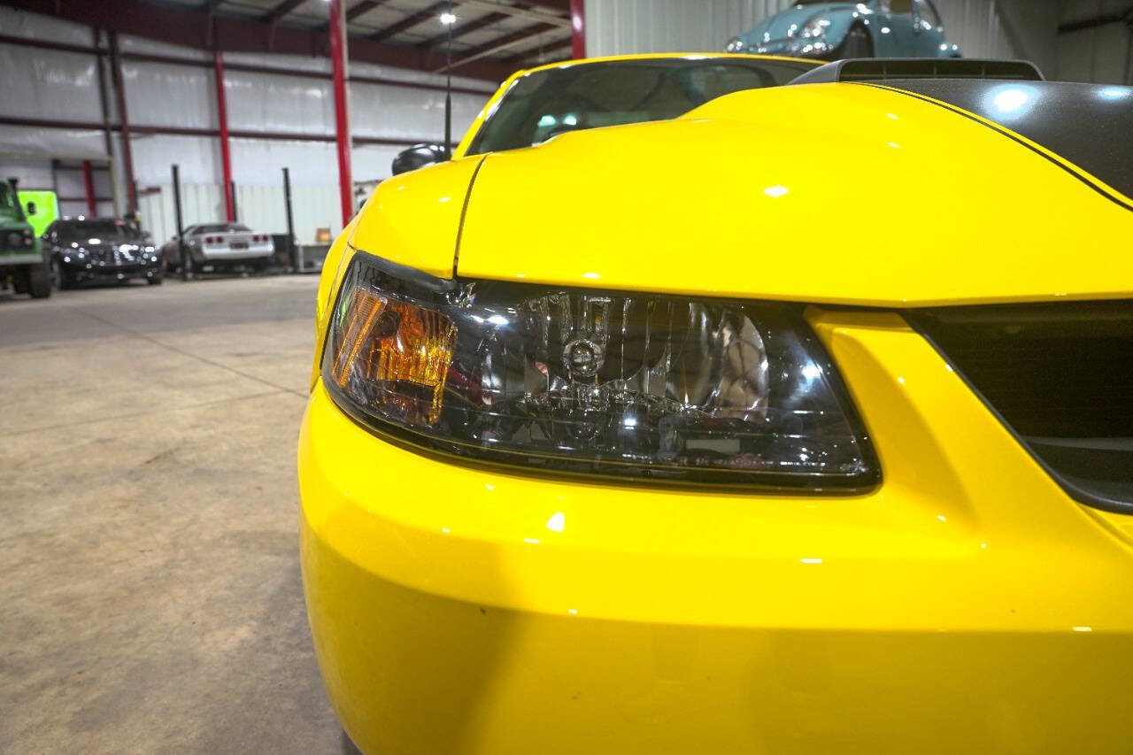 Used 2004 Ford Mustang Mach 1 RWD image 28