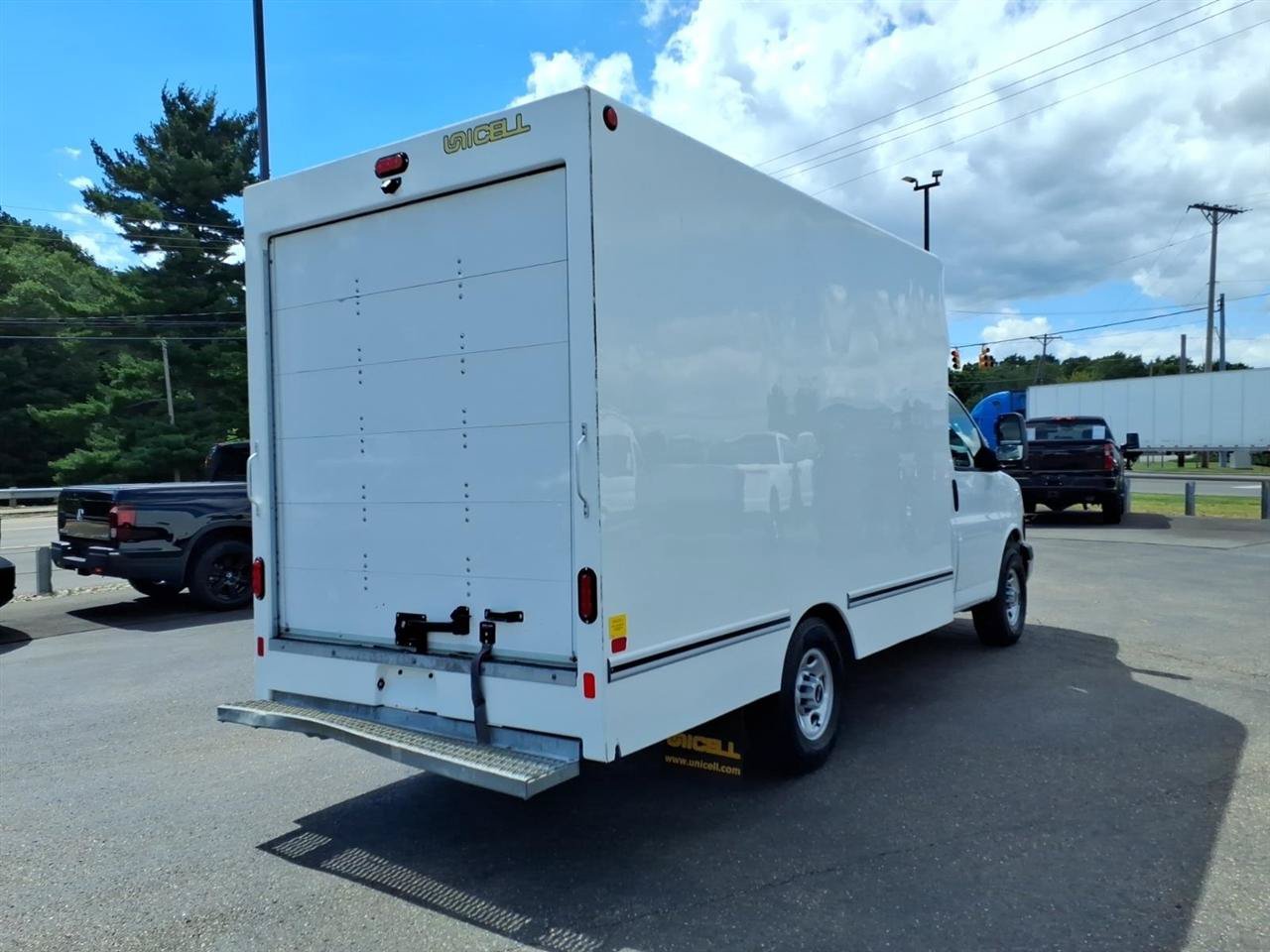 Used 2023 GMC Savana 3500 w/ Power Convenience Package RWD image 5