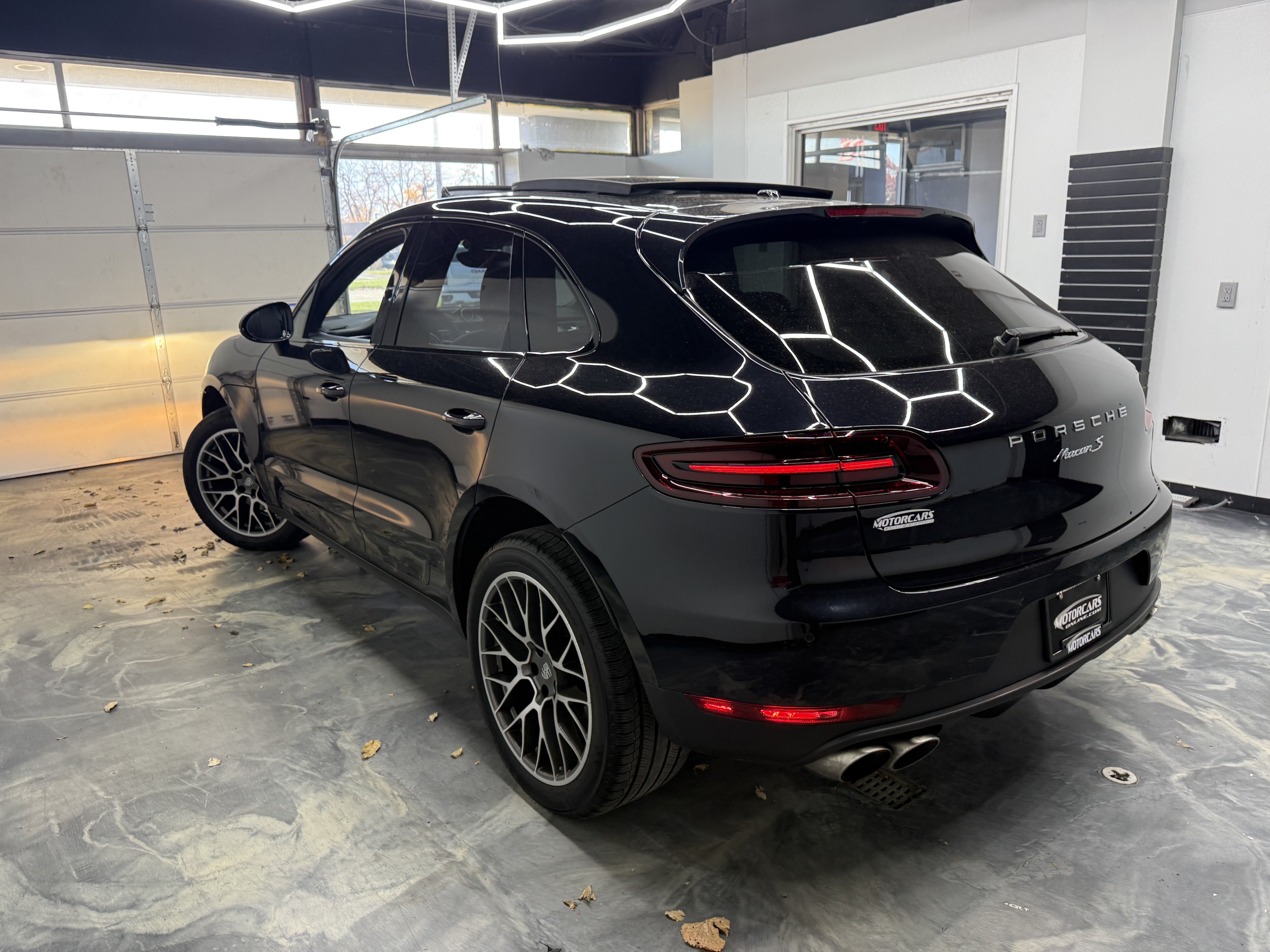 Used 2018 Porsche Macan S AWD/4WD image 3