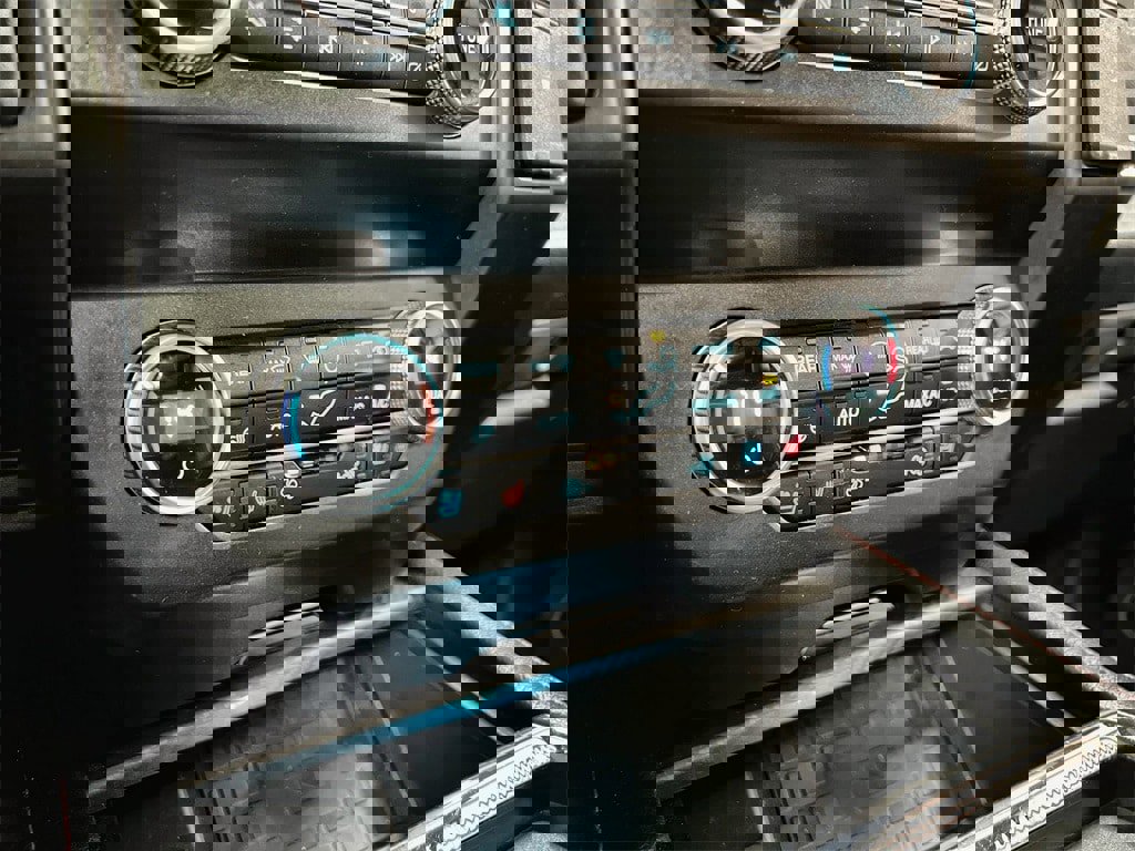 Used 2021 Ford Expedition Limited image 28