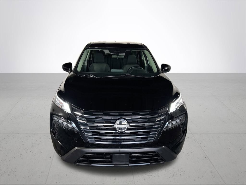 Used 2024 Nissan Rogue SV image 3