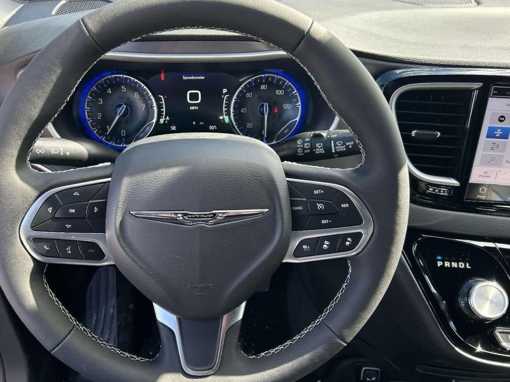 New 2026 Chrysler Voyager LX FWD image 10
