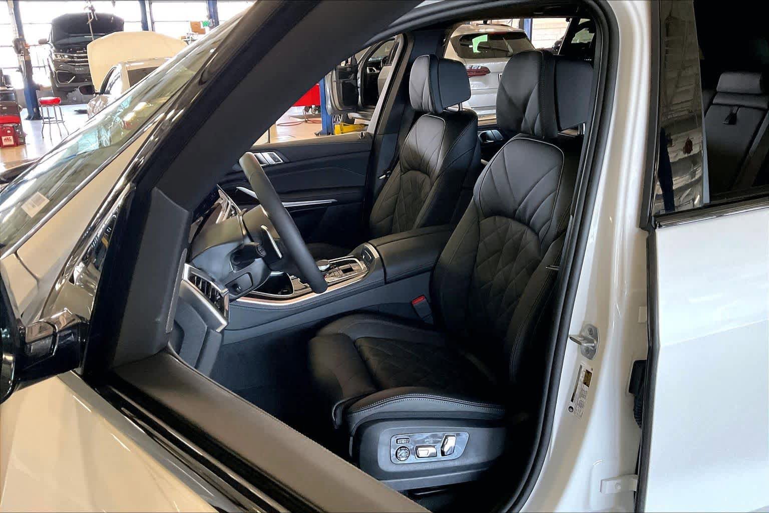New 2026 BMW X5 sDrive40i w/ M Sport Package image 9
