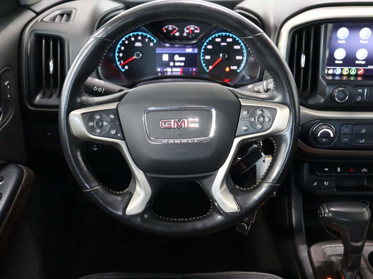 Used 2021 GMC Canyon Denali image 9