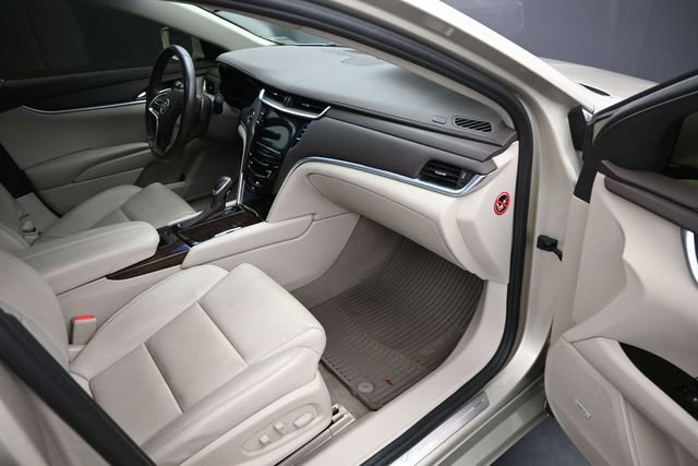 Used 2015 Cadillac XTS FWD image 9