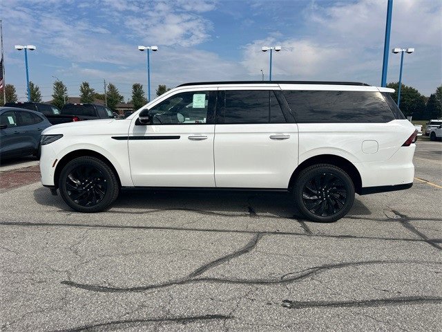 New 2025 Lincoln Navigator L Reserve w/ Jet Appearance Package image 8