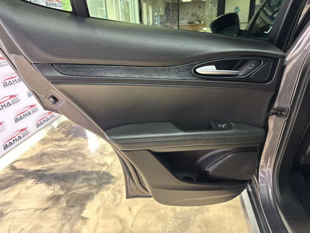 Used 2024 Alfa Romeo Stelvio Sprint RWD image 42