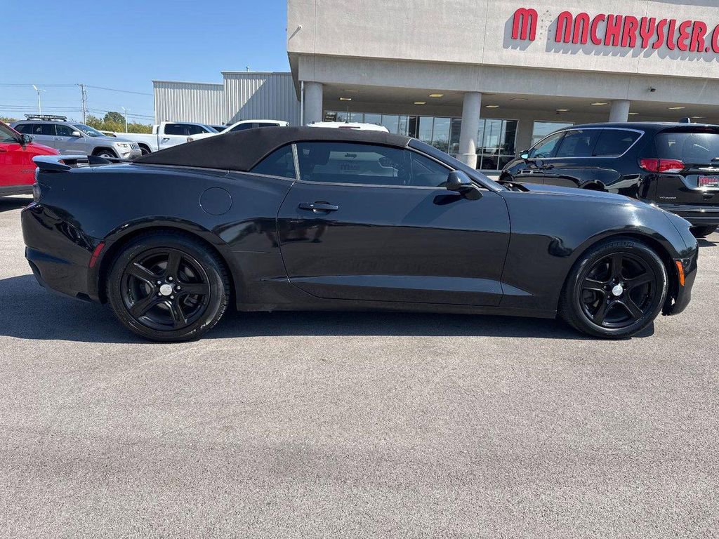Used 2020 Chevrolet Camaro LT image 4