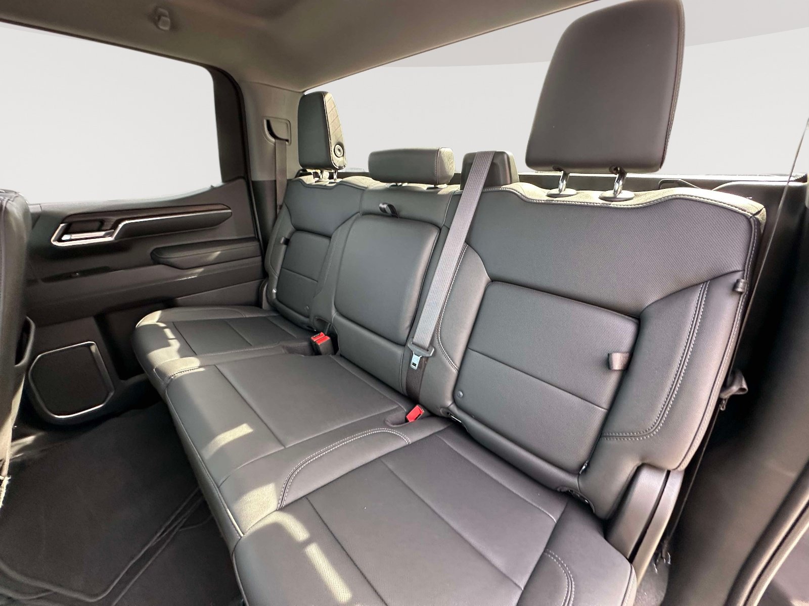 Used 2022 GMC Sierra 1500 SLT w/ SLT Convenience Package AWD/4WD image 30