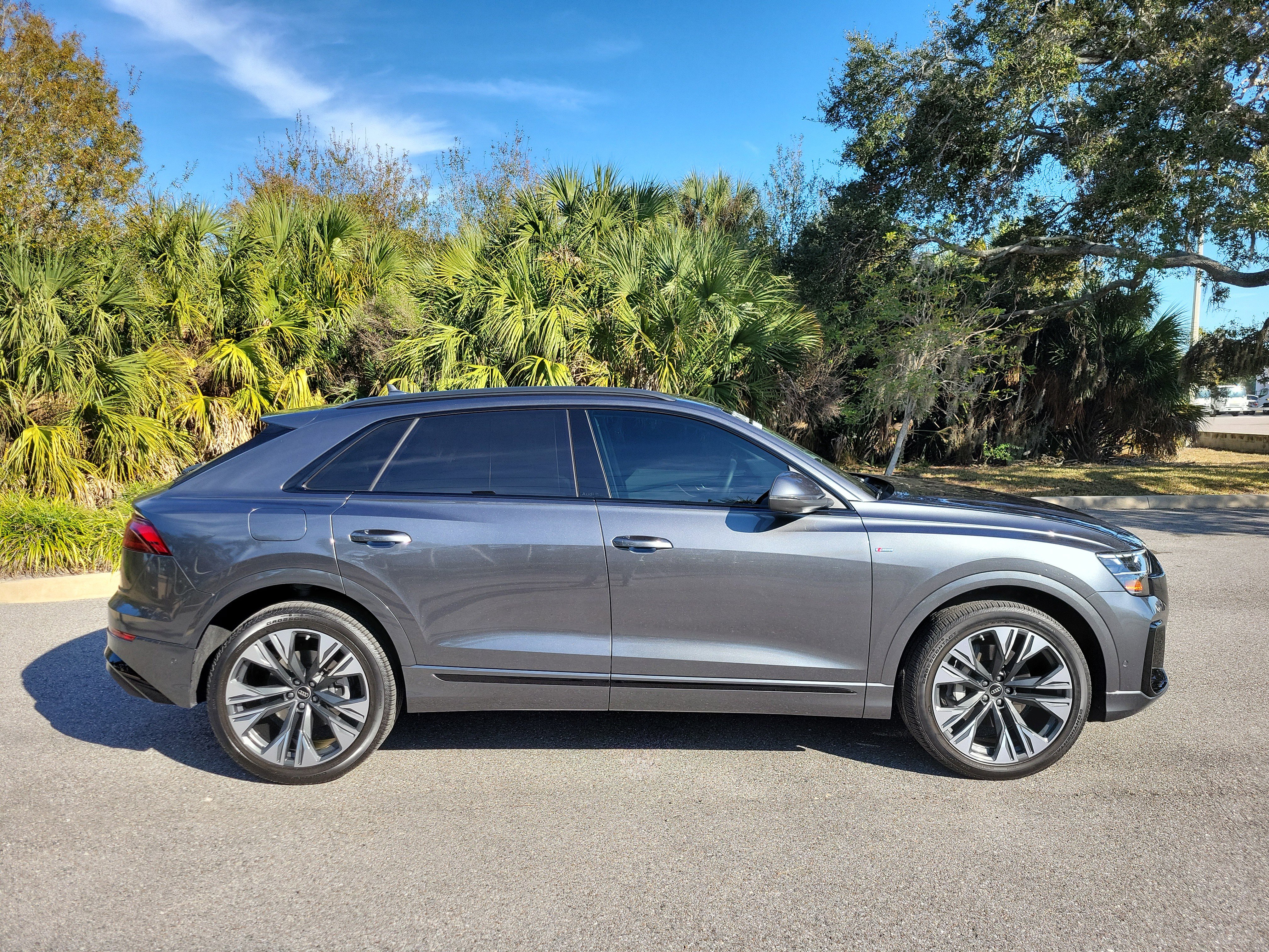 Certified 2025 Audi Q8 Premium Plus image 3