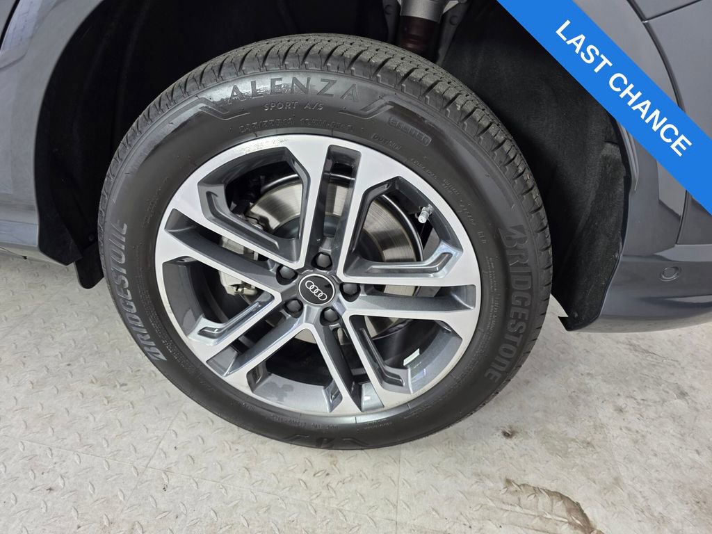 Used 2025 Audi Q5 Premium image 17