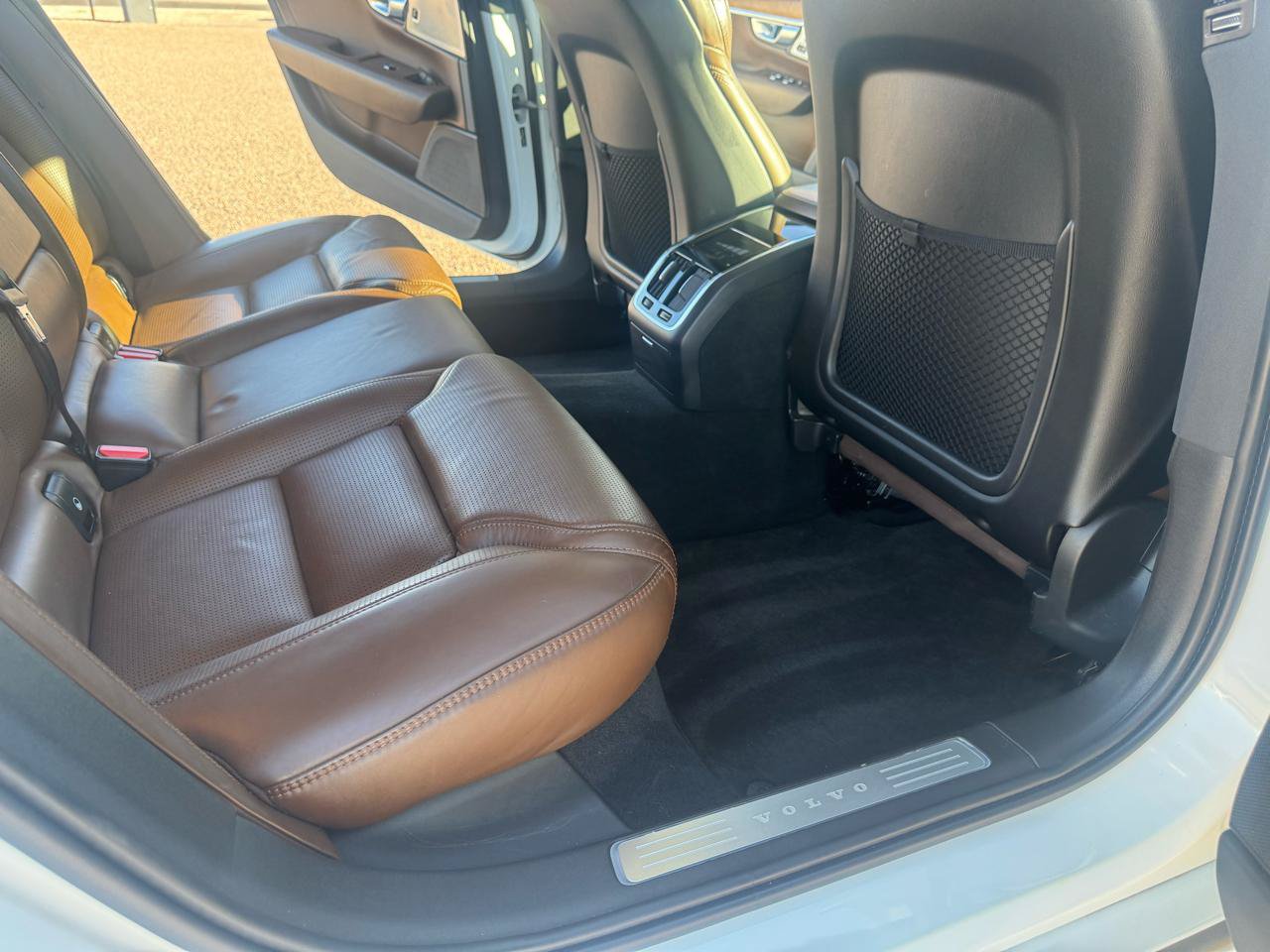 Used 2018 Volvo S90 T6 Inscription w/ Convenience Package AWD/4WD image 37