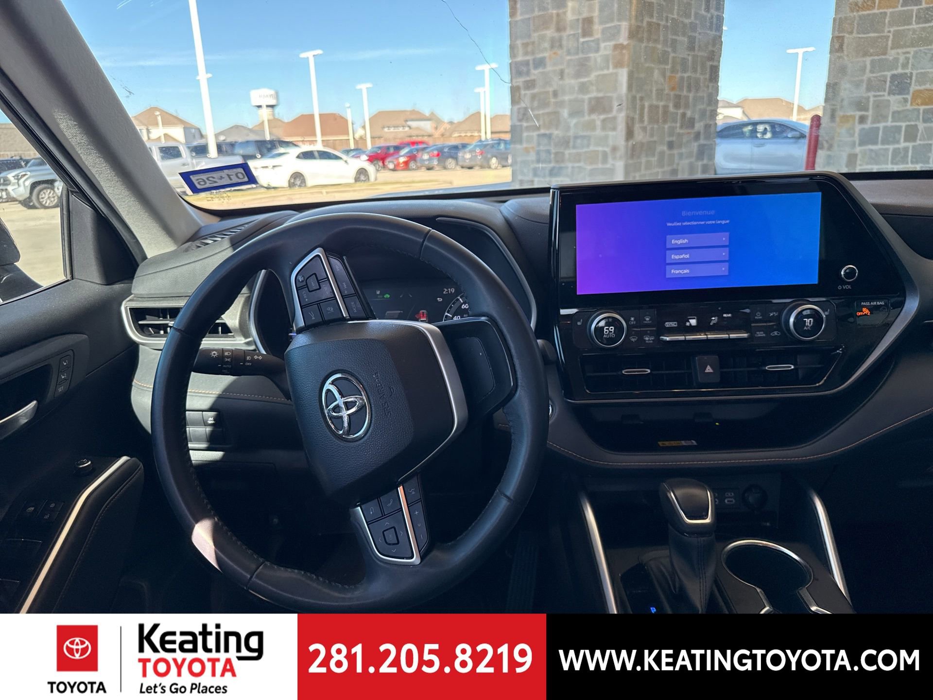 Certified 2023 Toyota Highlander Bronze Edition image 16