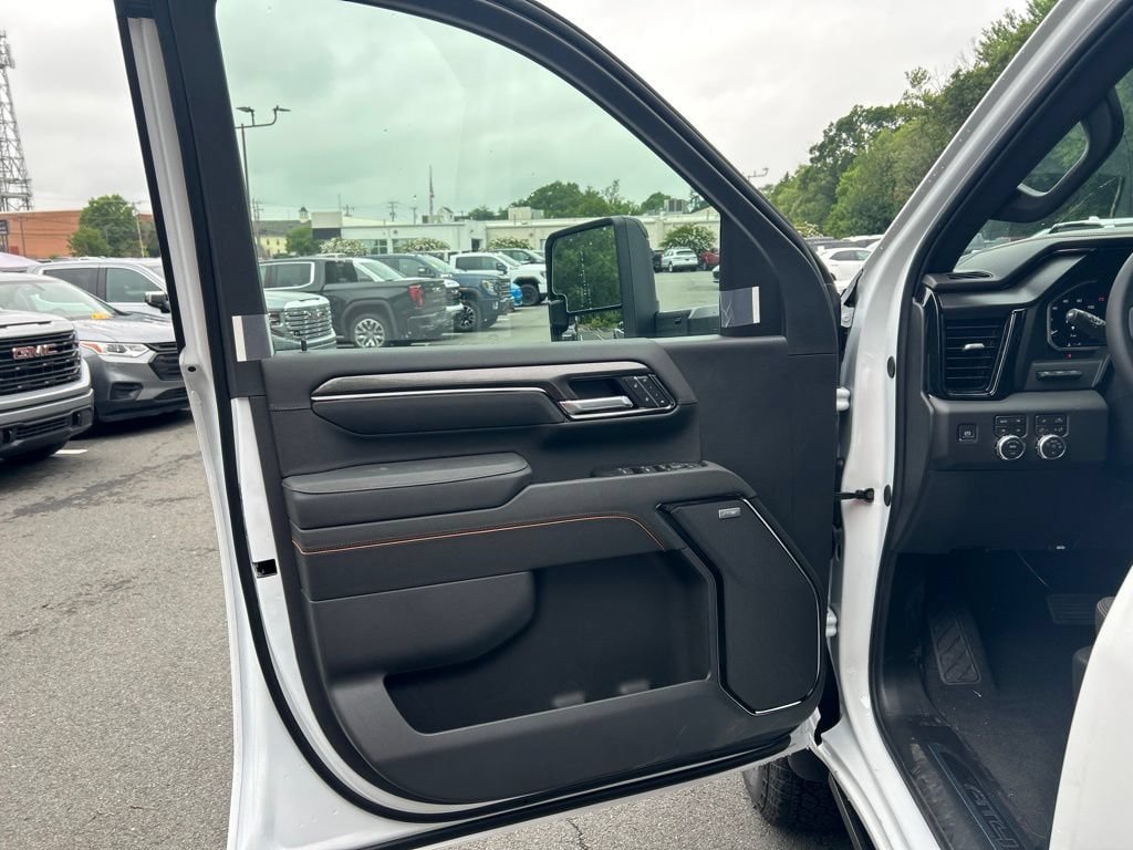 New 2026 GMC Sierra 2500 AT4 w/ AT4 Premium Plus Package AWD/4WD image 18