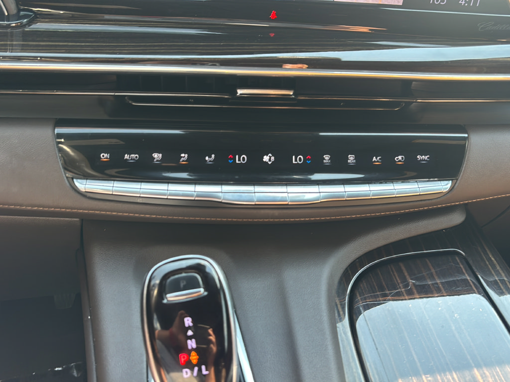 Used 2022 Cadillac Escalade ESV Premium Luxury AWD/4WD image 27