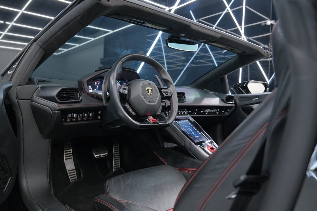 Used 2020 Lamborghini Huracan EVO image 37