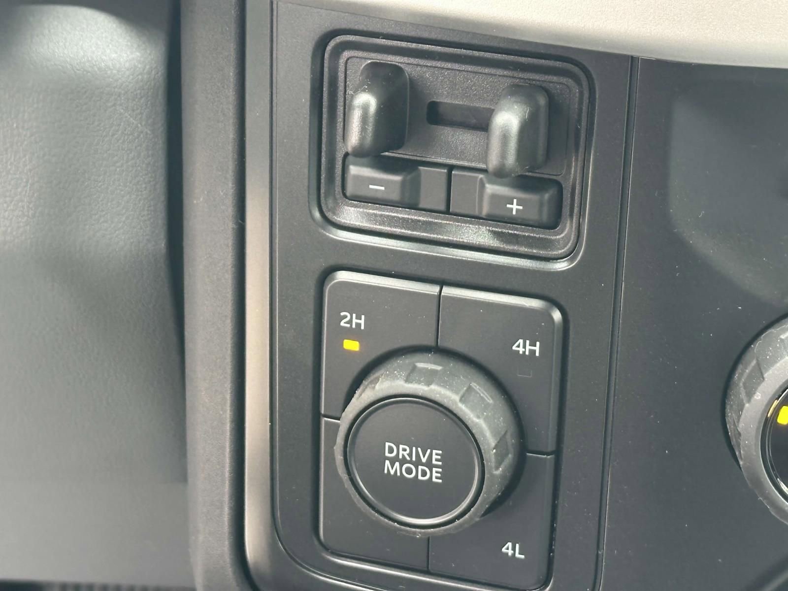 New 2025 Ford F550 4x4 Crew Cab Super Duty image 16