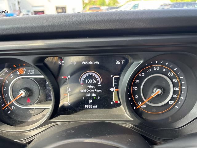 Used 2024 Jeep Wrangler Unlimited Sahara AWD/4WD image 27