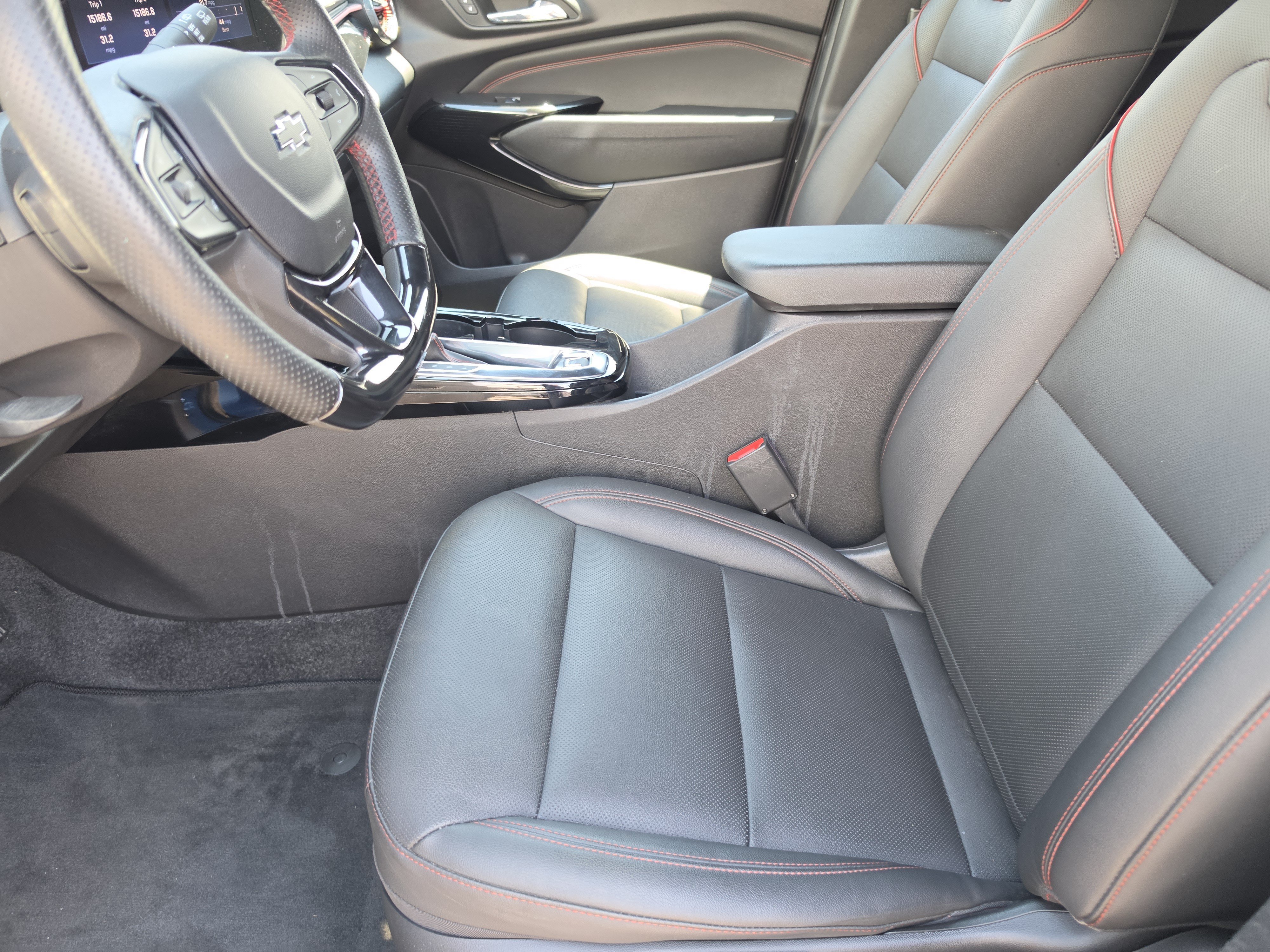 Used 2024 Chevrolet Trax RS w/ Driver Confidence Package FWD image 9