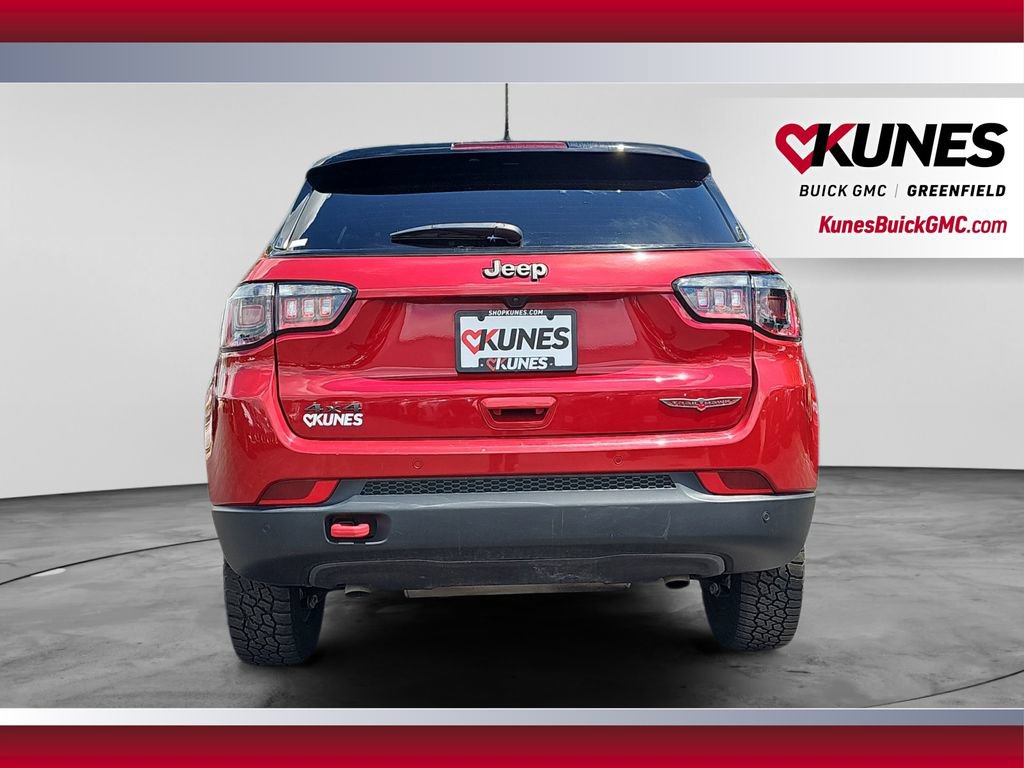 Used 2025 Jeep Compass Trailhawk AWD/4WD image 9