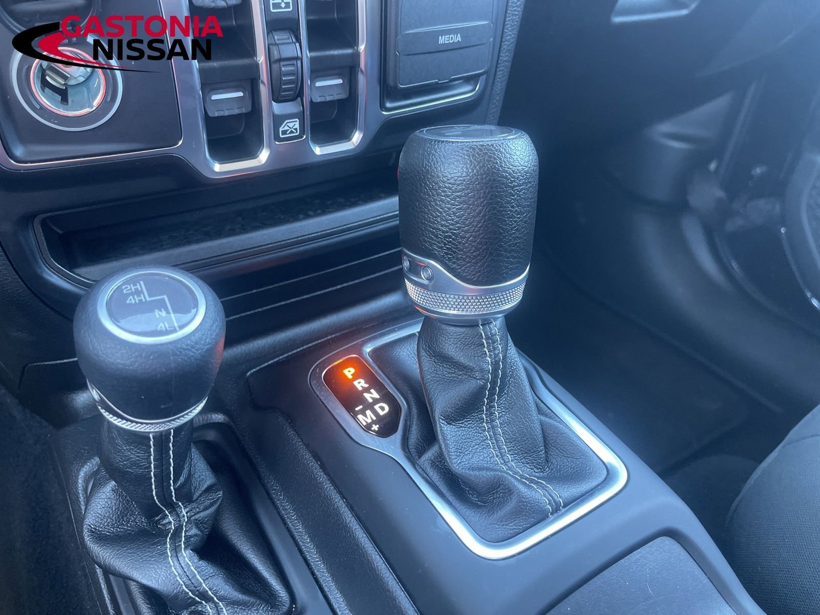 Used 2023 Jeep Wrangler Sahara image 41