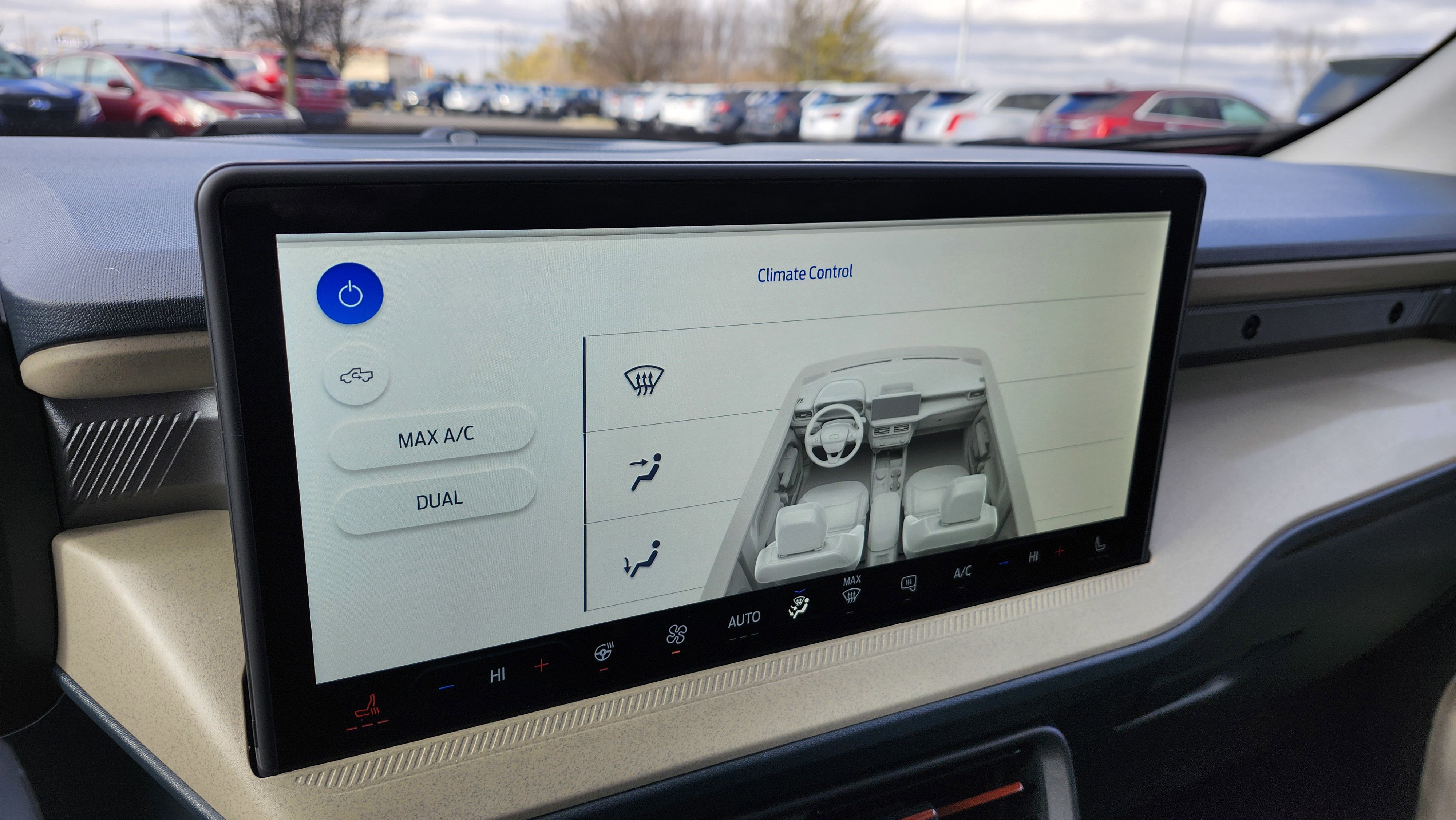 Used 2025 Ford Maverick Lariat w/ 4K Tow Package image 30