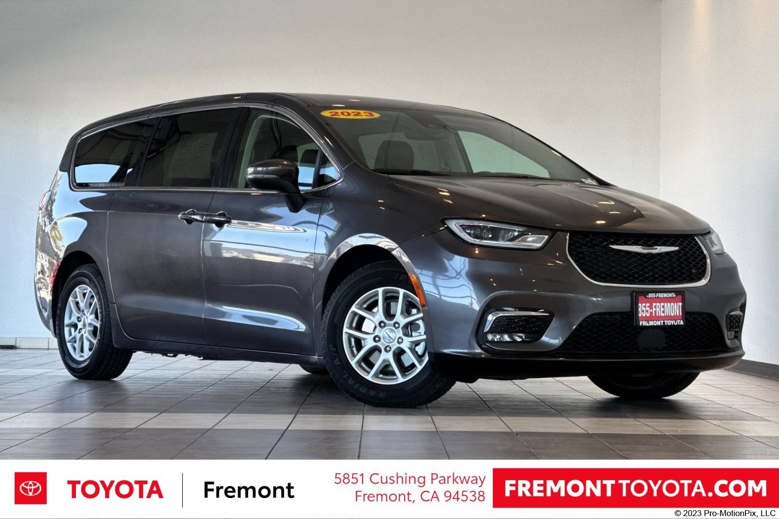 Used 2023 Chrysler Pacifica Touring-L