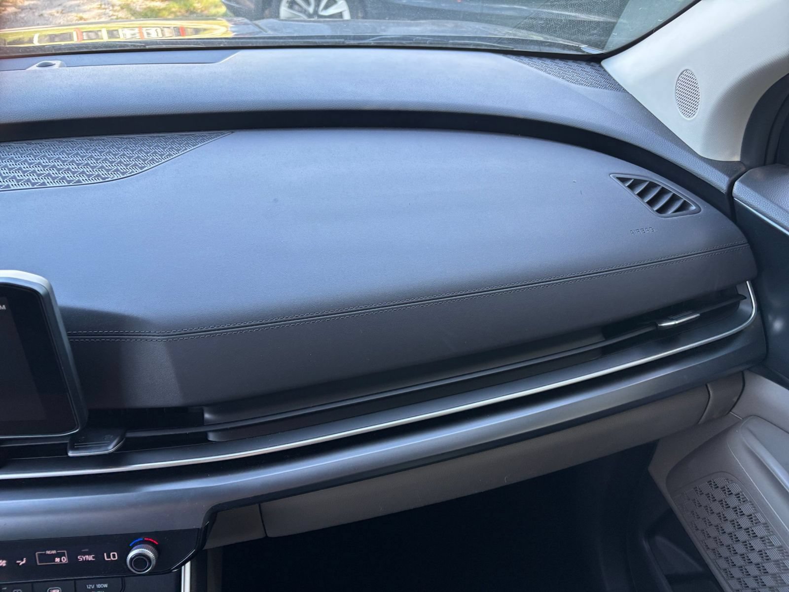 Used 2026 Kia Carnival FWD image 37