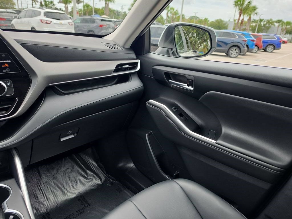 Certified 2026 Toyota Highlander XLE AWD/4WD image 29